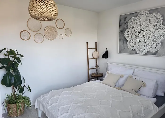 Lipowy Zakatek אוסטראון